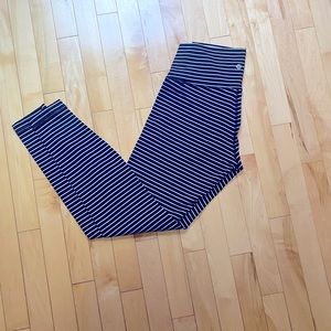 Lululemon Wunder Under High Rise 28” size 10 Black/White stripe